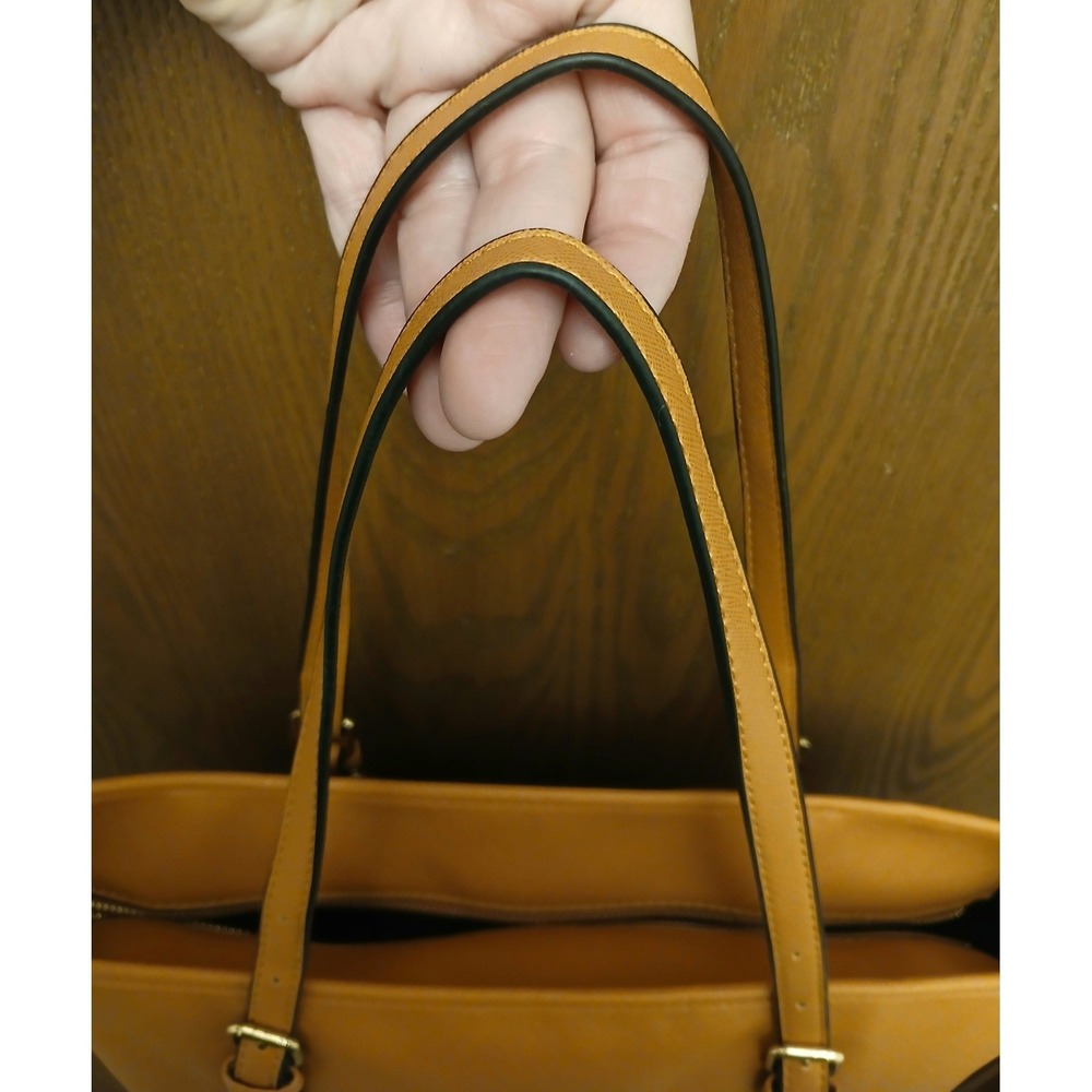Michael Kors Jet Set Travel Tote Tan Saffiano Leather Gold Hardware - Picture 5 of 16